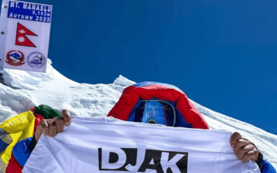 Léa au sommet du Manaslu 🏔️