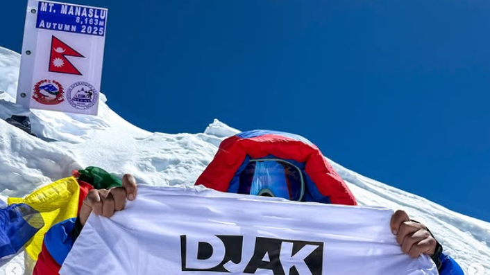 Léa au sommet du Manaslu 🏔️